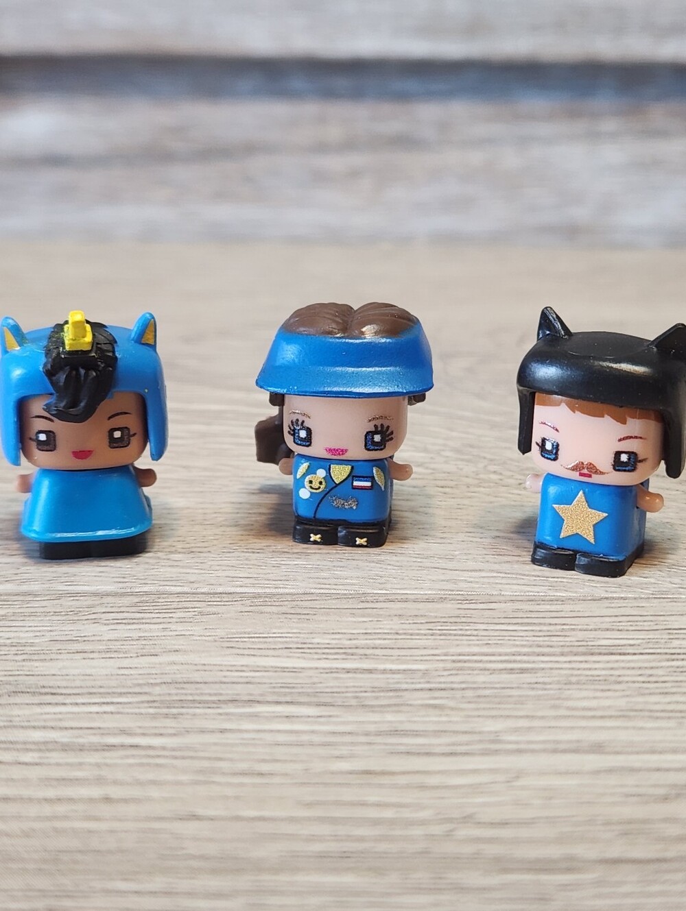 Mini Mixie Q figures 3 figures